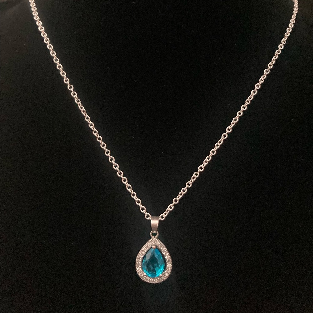 Cute blue diamond necklace - Picture 3 of 3